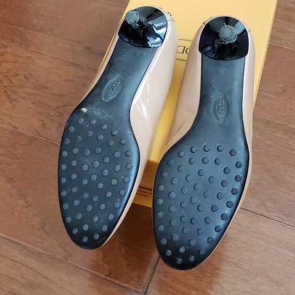 TOD'S Nude Patent Heels - Picture 9 of 10